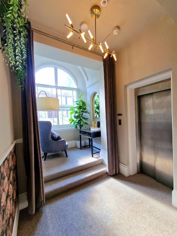 Brilliant 3 Bedroom'S Apartment In Hyde Park With Elevator - 1 Flight Of Stairs Only London Eksteriør billede